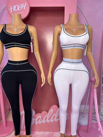2 Piece Alo Yoga Set Black & White